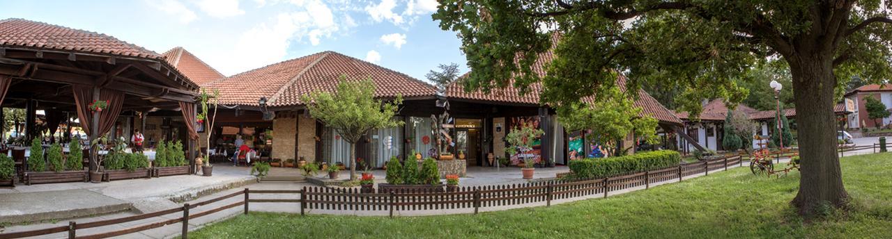 Motel Stari Hrast Markovac Exterior photo